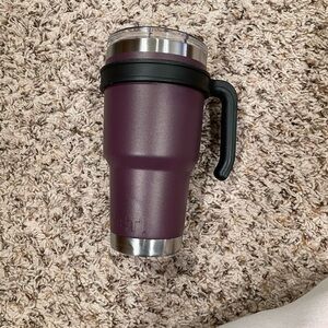 Yeti RAMBLER®
30 OZ TUMBLER
WITH MAGSLIDER™ LID